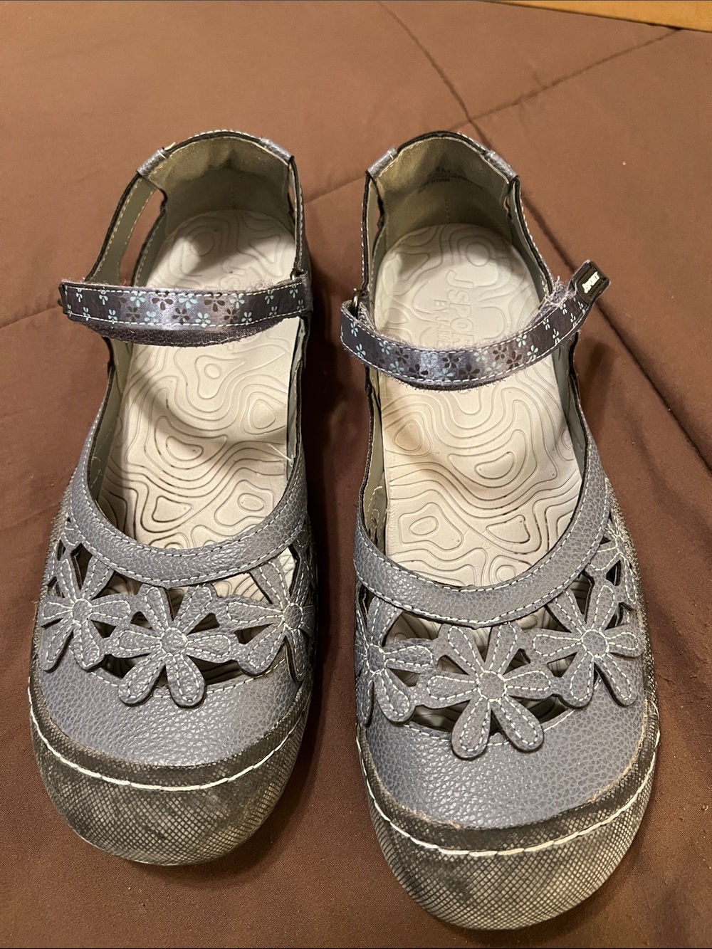 Jambu Sport Women's Gray Floral Cutout Mary Jane Shoes